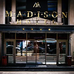 Madison فندق